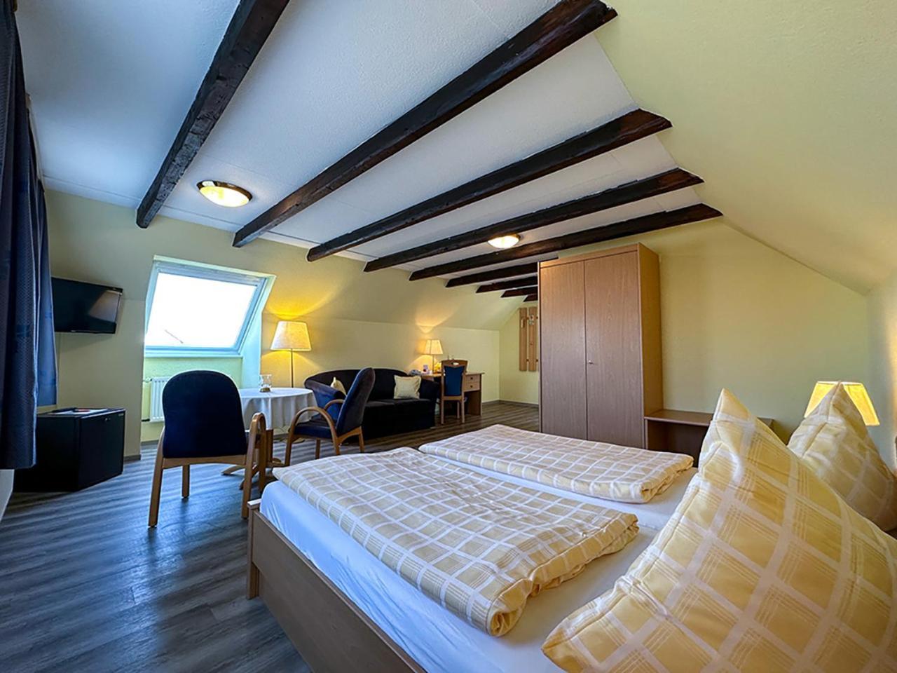 בורקום Hotel Graf Waldersee מראה חיצוני תמונה
