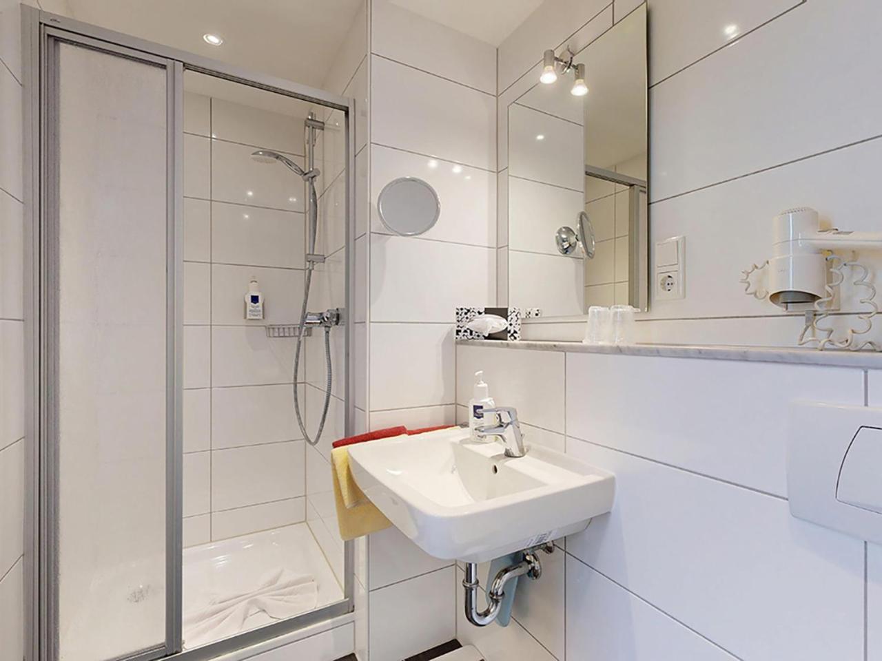 בורקום Hotel Graf Waldersee מראה חיצוני תמונה