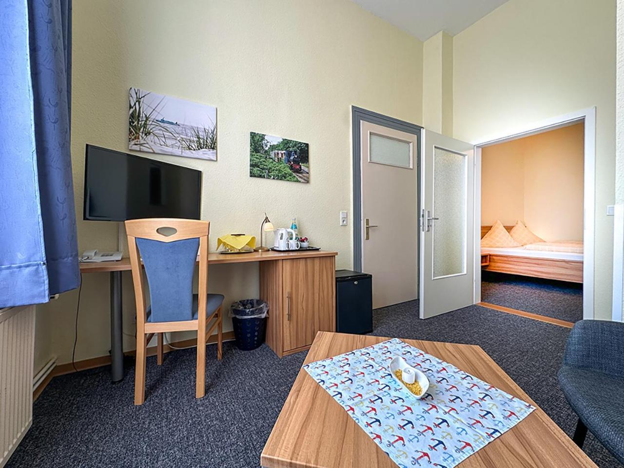 בורקום Hotel Graf Waldersee מראה חיצוני תמונה