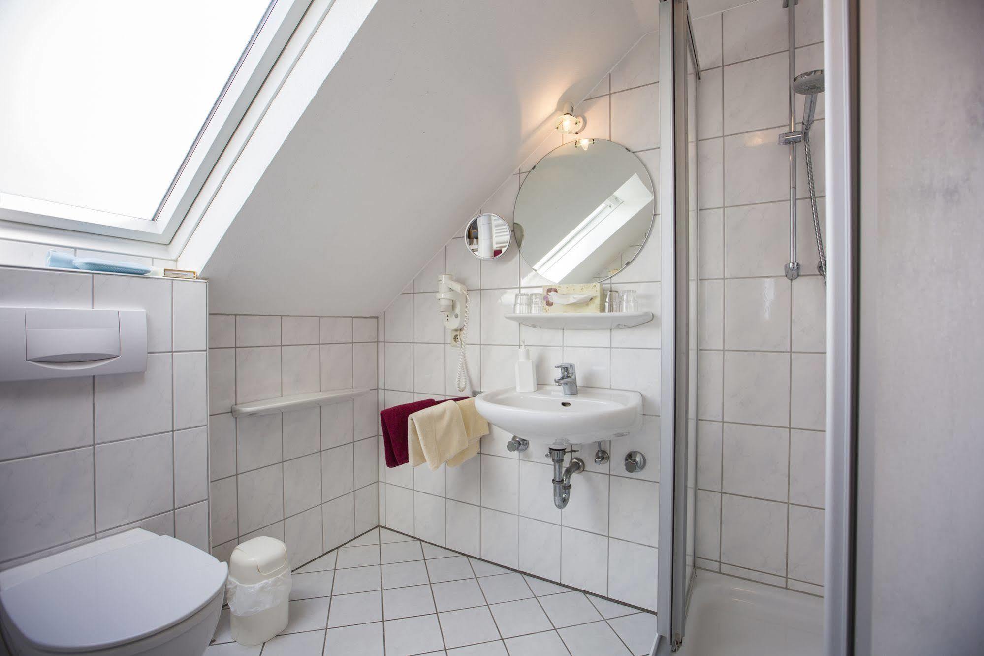 בורקום Hotel Graf Waldersee מראה חיצוני תמונה