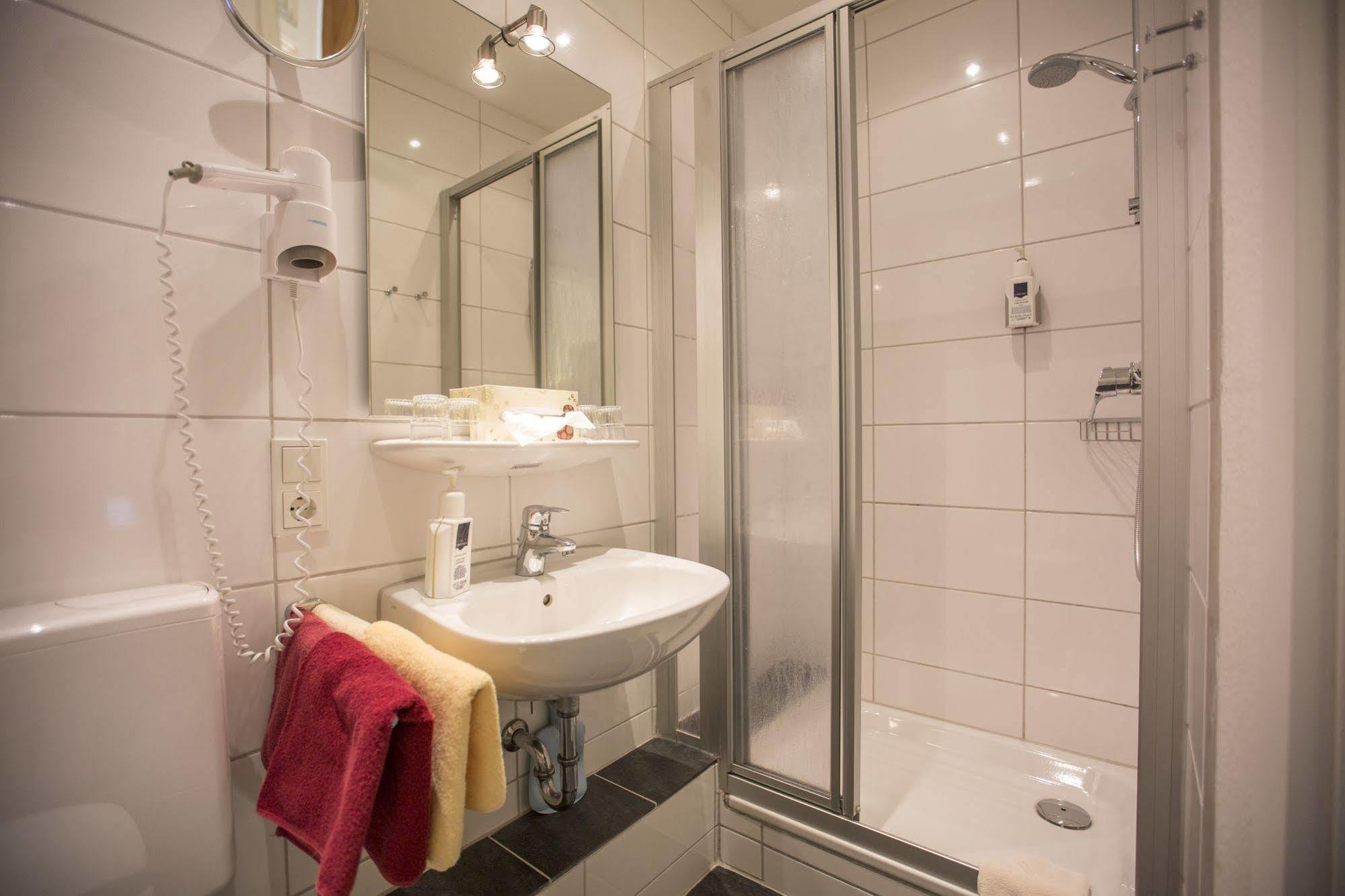 בורקום Hotel Graf Waldersee מראה חיצוני תמונה