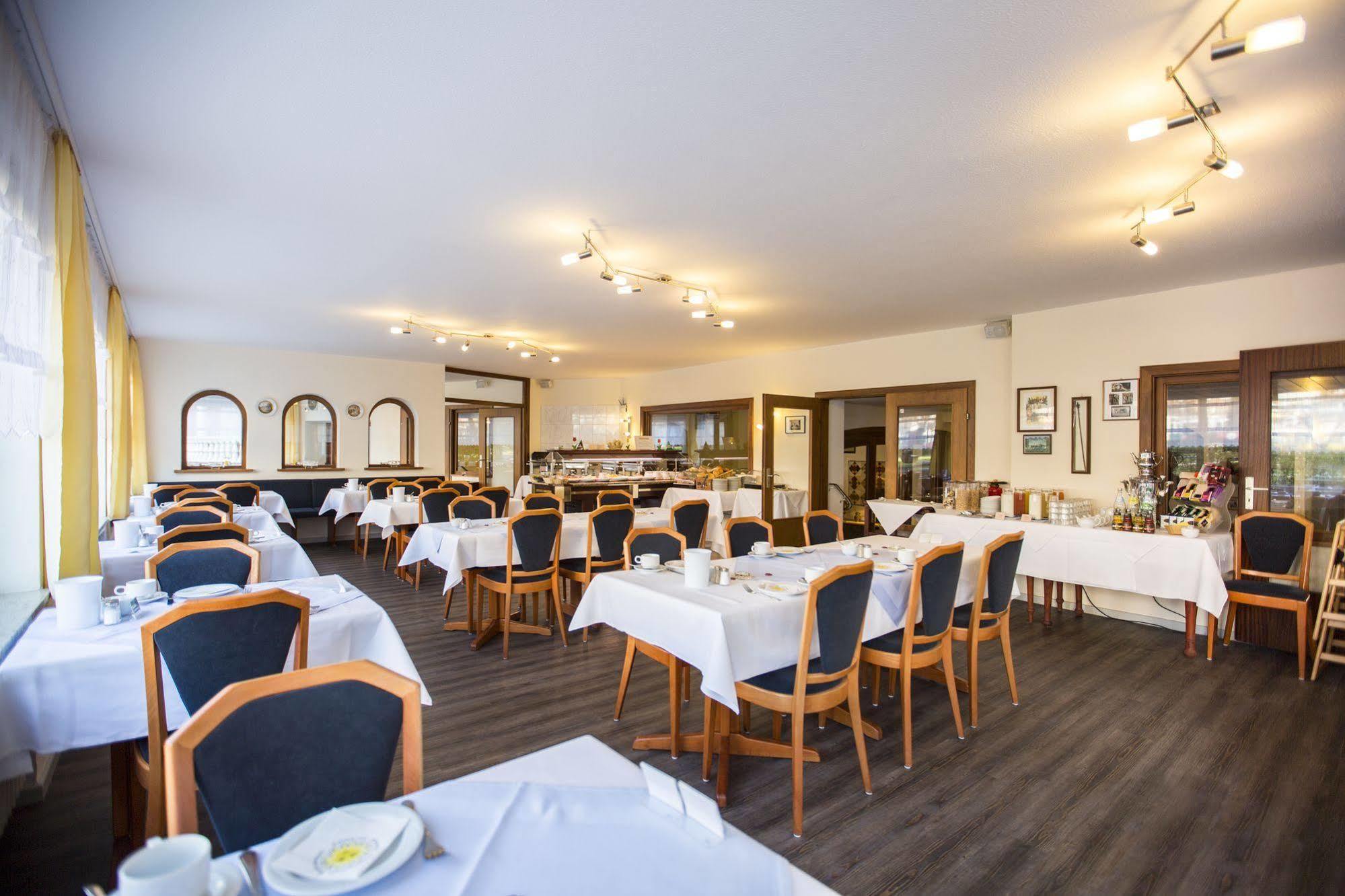 בורקום Hotel Graf Waldersee מראה חיצוני תמונה
