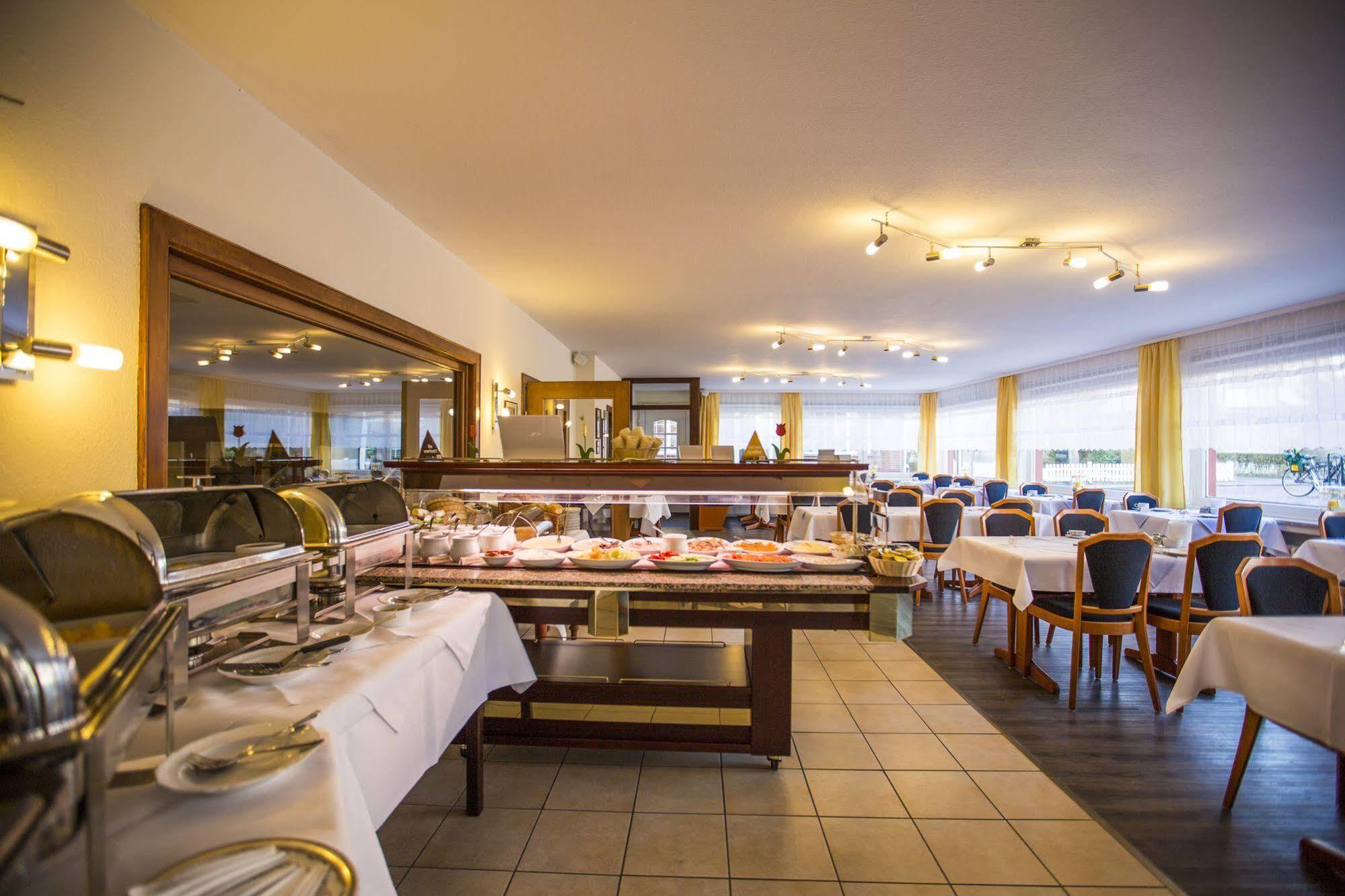 בורקום Hotel Graf Waldersee מראה חיצוני תמונה